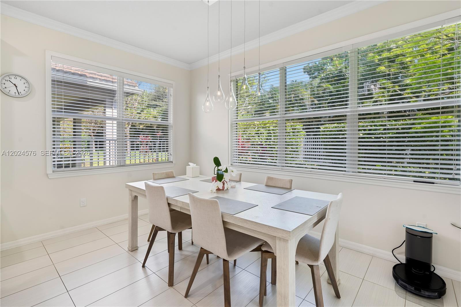 4325 3 / 3 2423 sq. ft. $ 2026-05-24 0 Photo