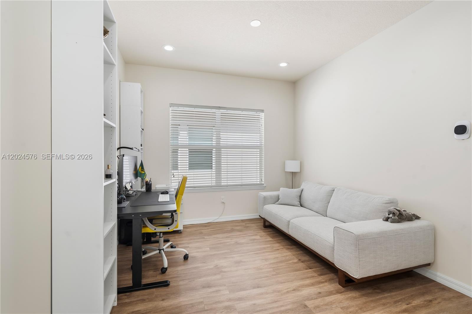 4325 3 / 3 2423 sq. ft. $ 2026-05-24 0 Photo