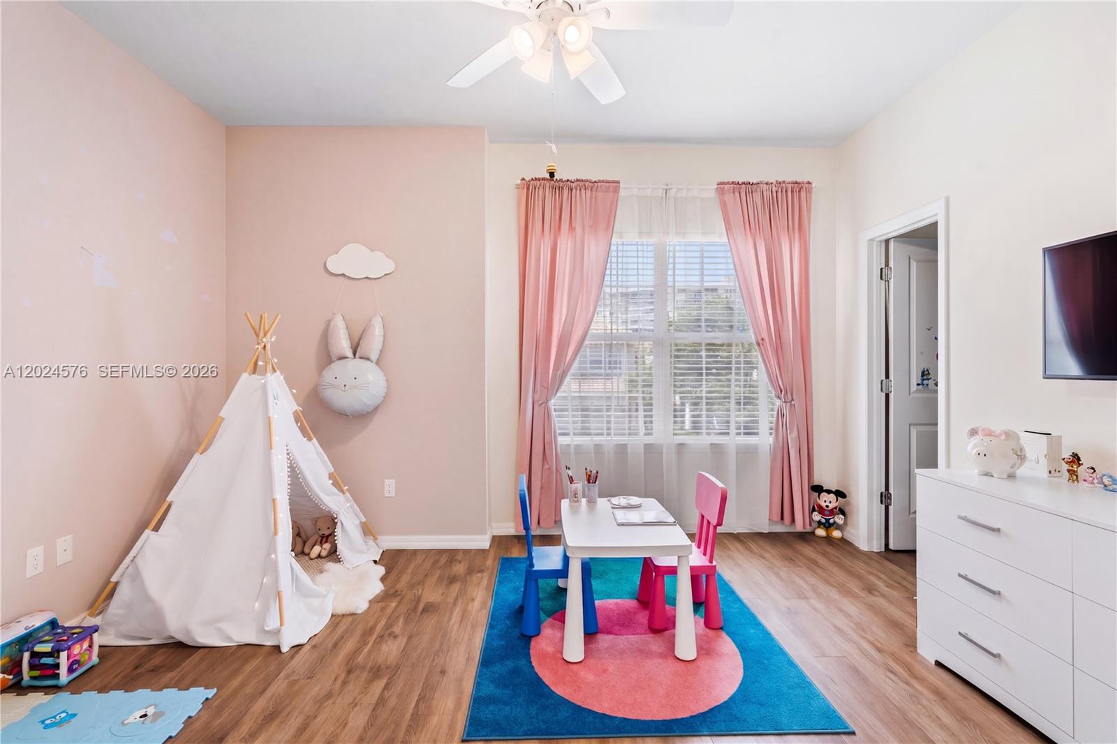 4325 3 / 3 2423 sq. ft. $ 2026-05-24 0 Photo
