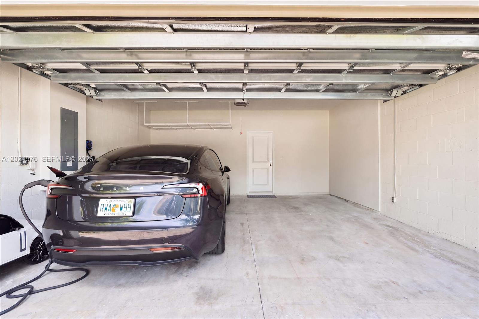 4325 3 / 3 2423 sq. ft. $ 2026-05-24 0 Photo
