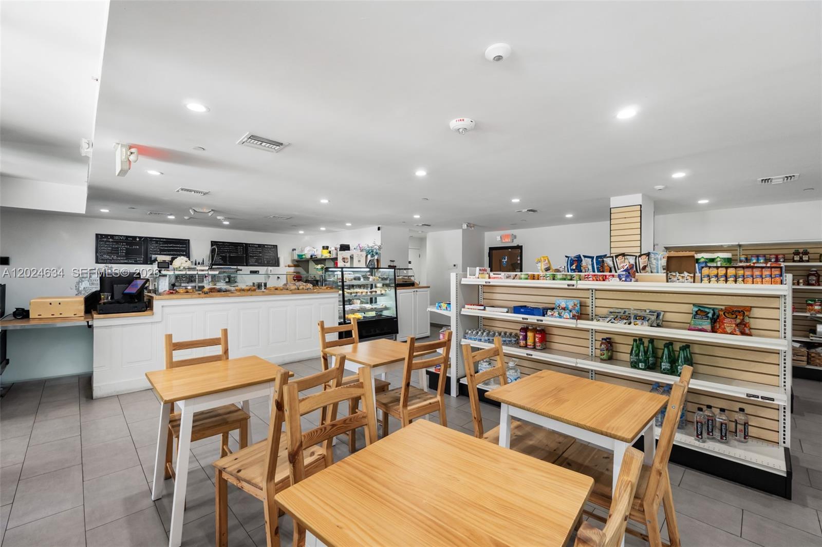 Photo of 3300 192nd St #1601, Aventura, Florida, 33180 - Restaurant / Grocery Store at Building