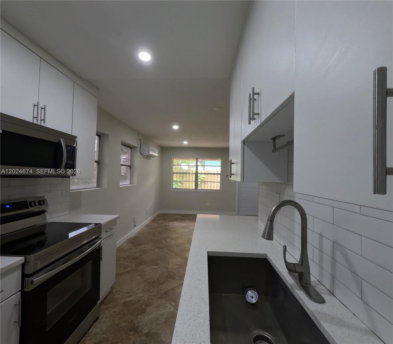   /  1737 sq. ft. $ 2026-08-28 0 foto