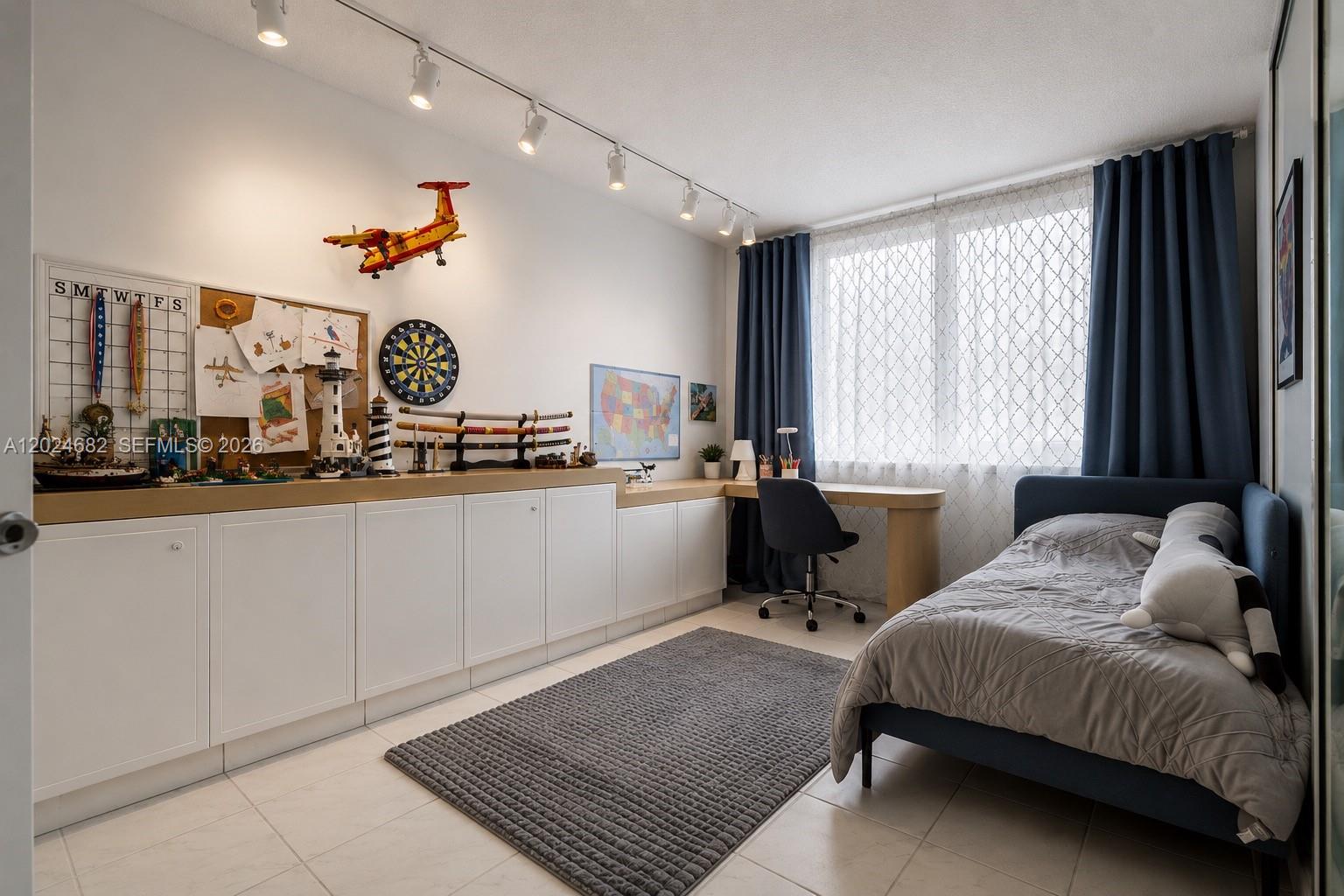 807 2 / 2 1350 sq. ft. $ 2026-05-25 0 Photo