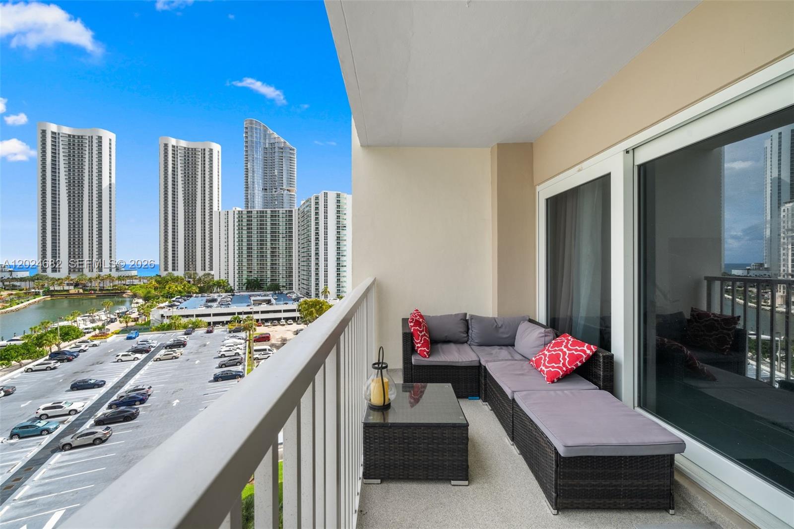 807 2 / 2 1350 sq. ft. $ 2026-05-25 0 Photo