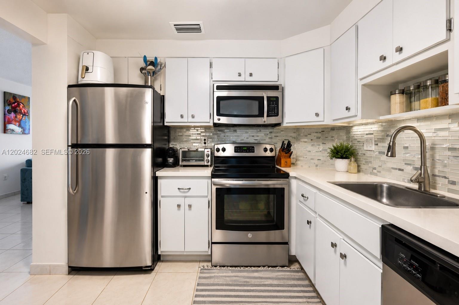 807 2 / 2 1350 sq. ft. $ 2026-05-25 0 Photo