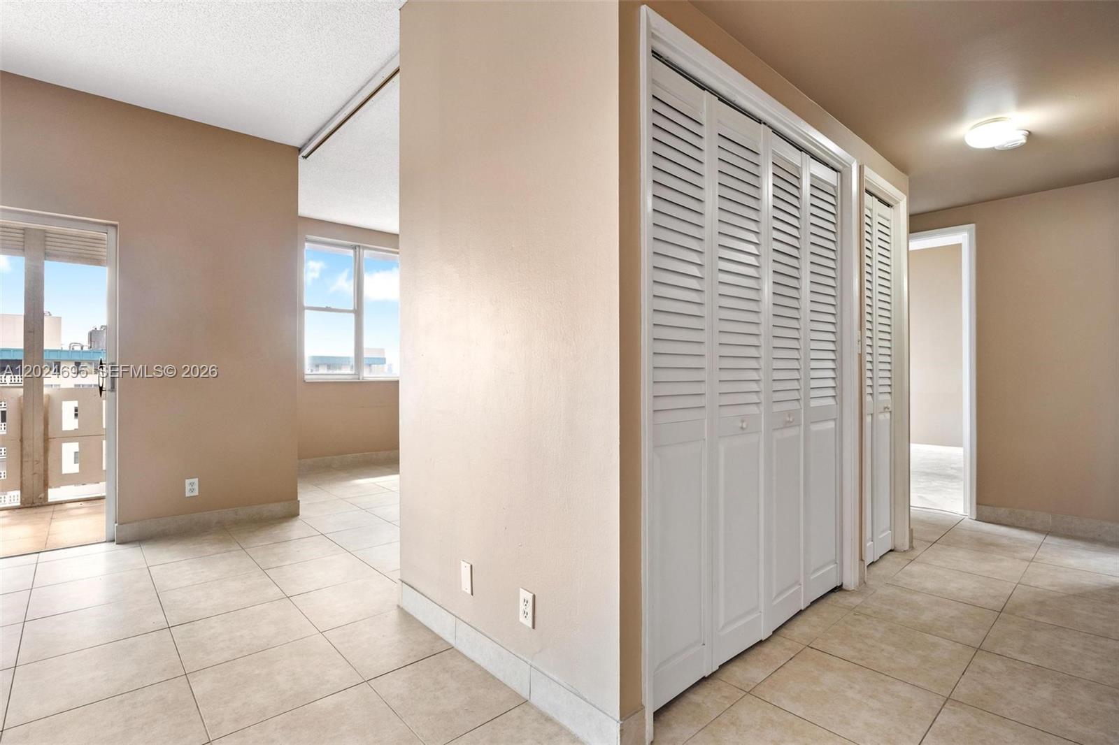 Ver detalles 1016 2 / 2 1132 sq. ft. $ 2026-05-25 0 foto