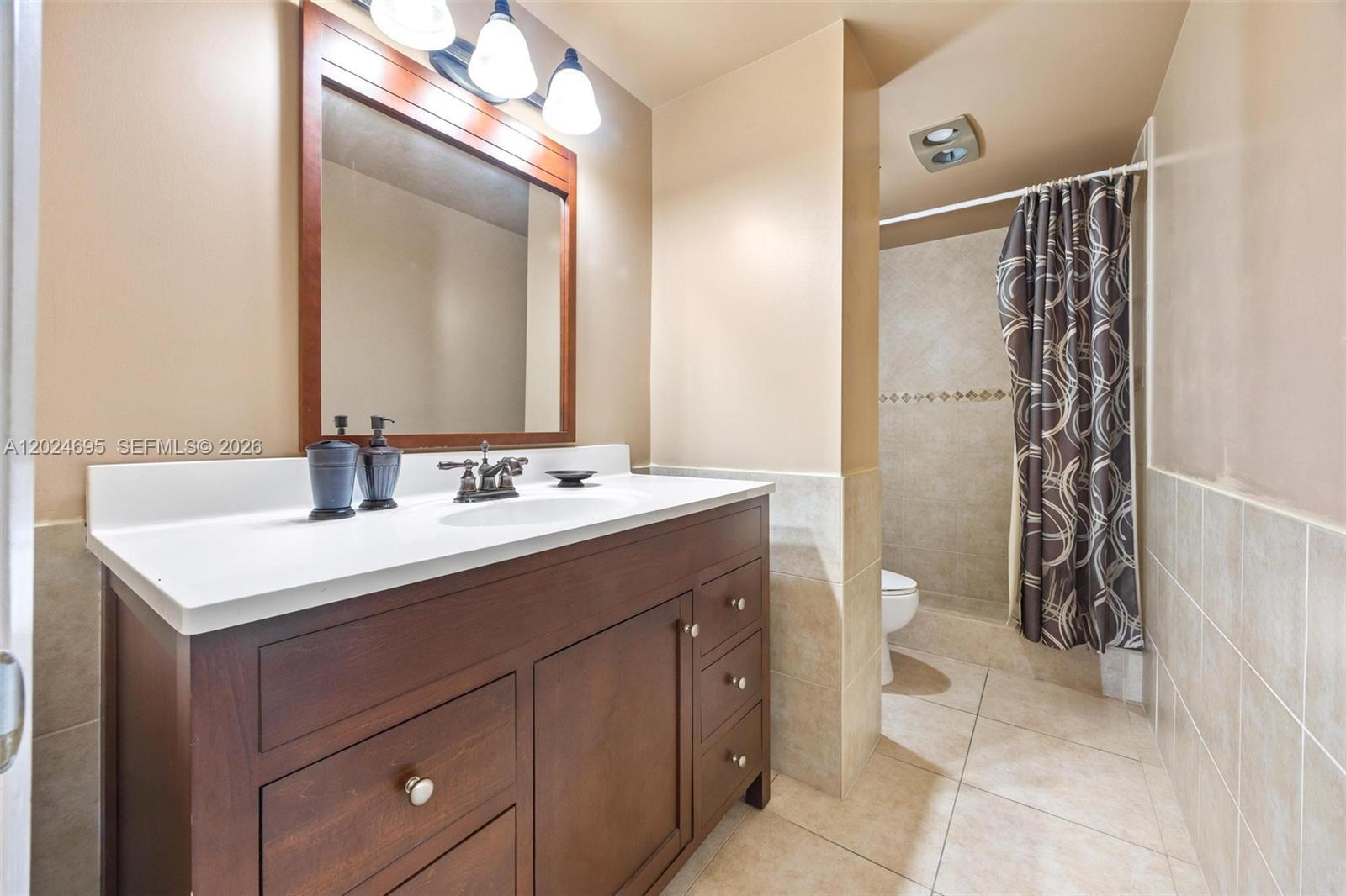 Ver detalles 1016 2 / 2 1132 sq. ft. $ 2026-05-25 0 foto