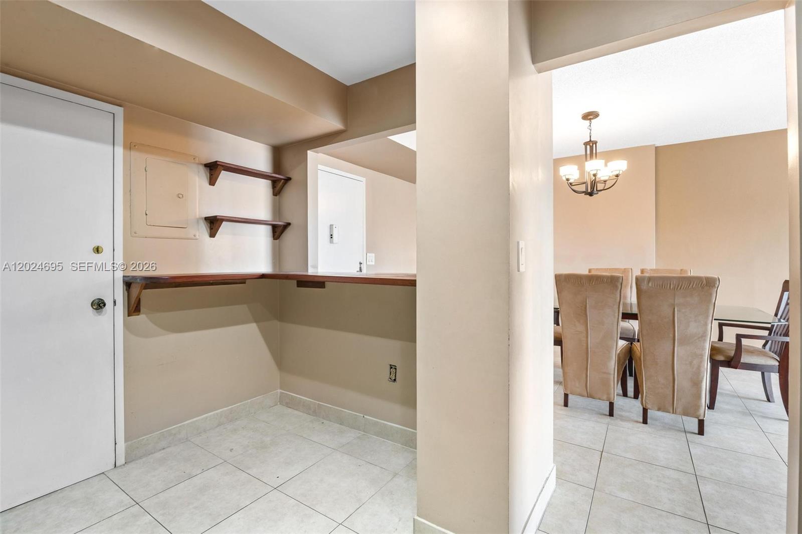 Ver detalles 1016 2 / 2 1132 sq. ft. $ 2026-05-25 0 foto
