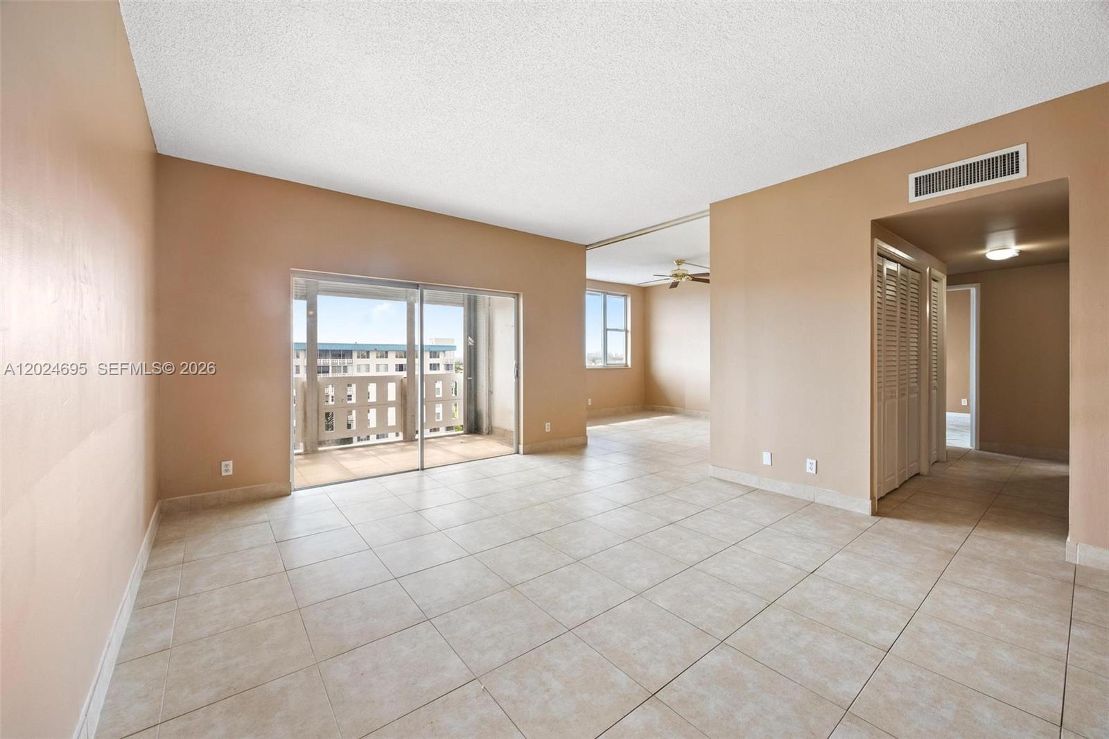 Ver detalles 1016 2 / 2 1132 sq. ft. $ 2026-05-25 0 foto