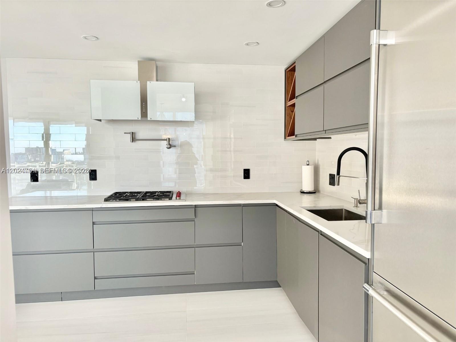 Photo of 2030 Ocean Dr  #806, Hallandale Beach, Florida, 33009 - 