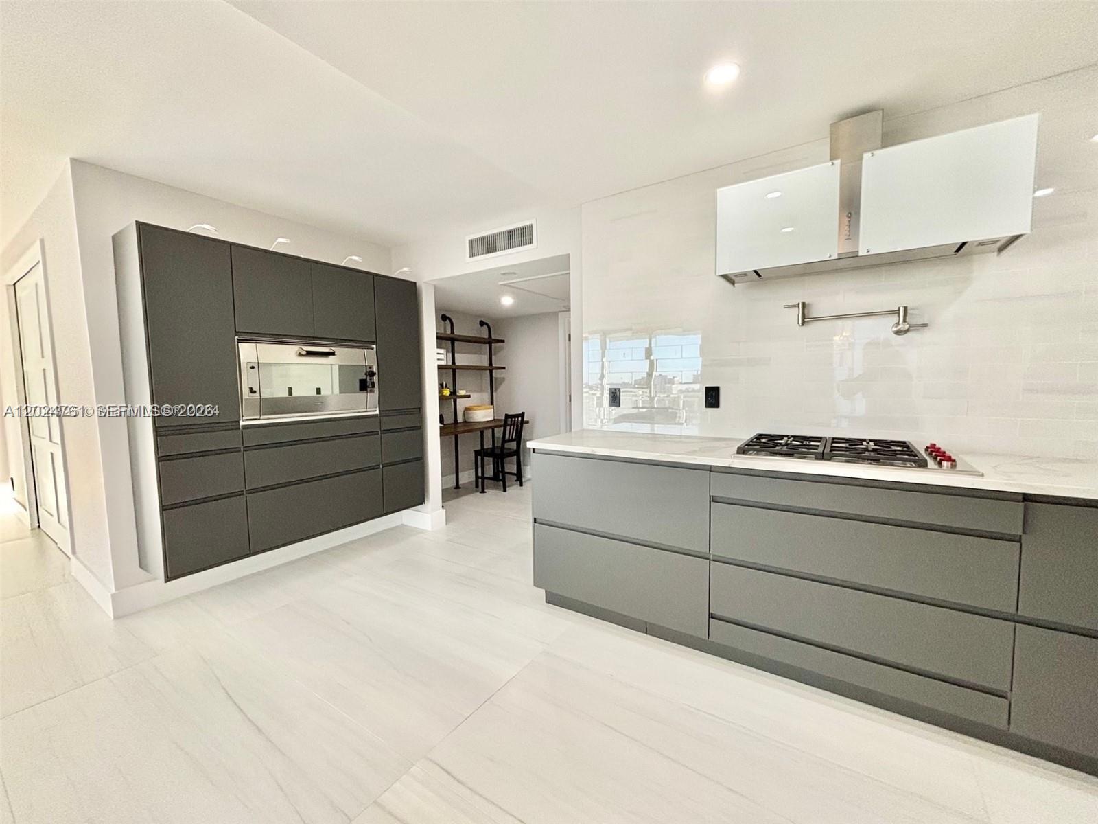 Photo of 2030 Ocean Dr  #806, Hallandale Beach, Florida, 33009 - 