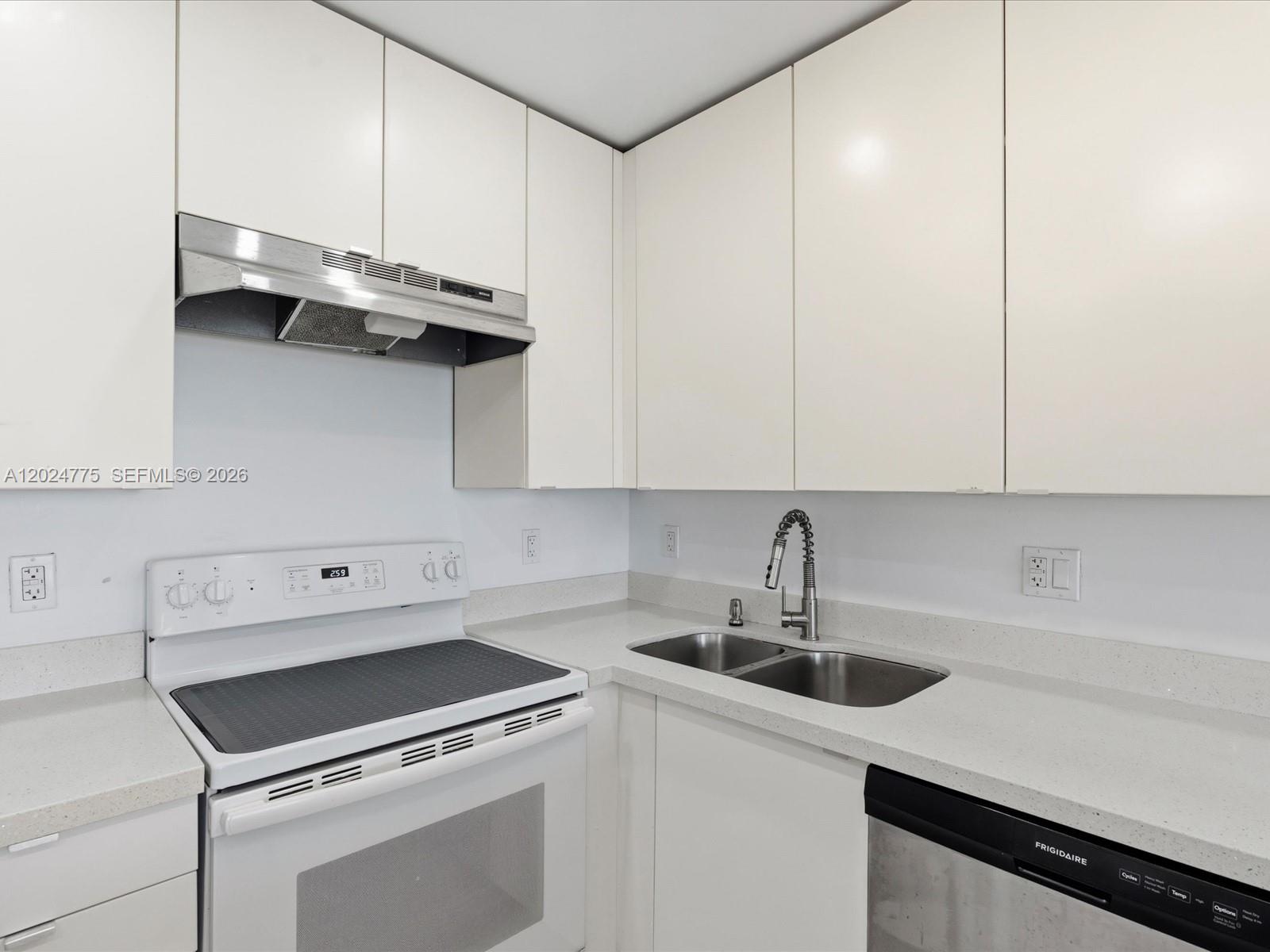 Photo of 1817 Ocean Dr  #918, Hallandale Beach, Florida, 33009 - 