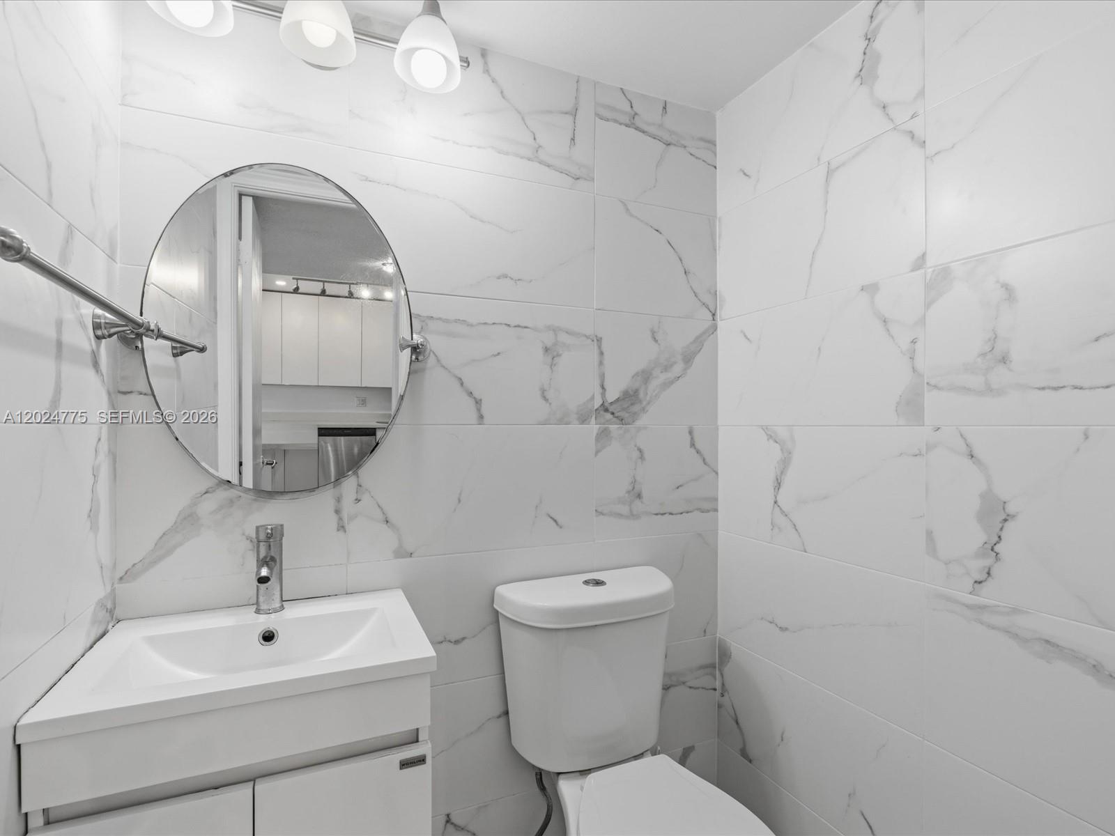 Photo of 1817 Ocean Dr  #918, Hallandale Beach, Florida, 33009 - Half Bathroom
