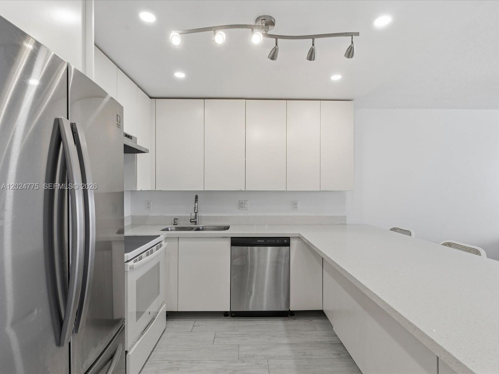 Photo of 1817 Ocean Dr  #918, Hallandale Beach, Florida, 33009 - 