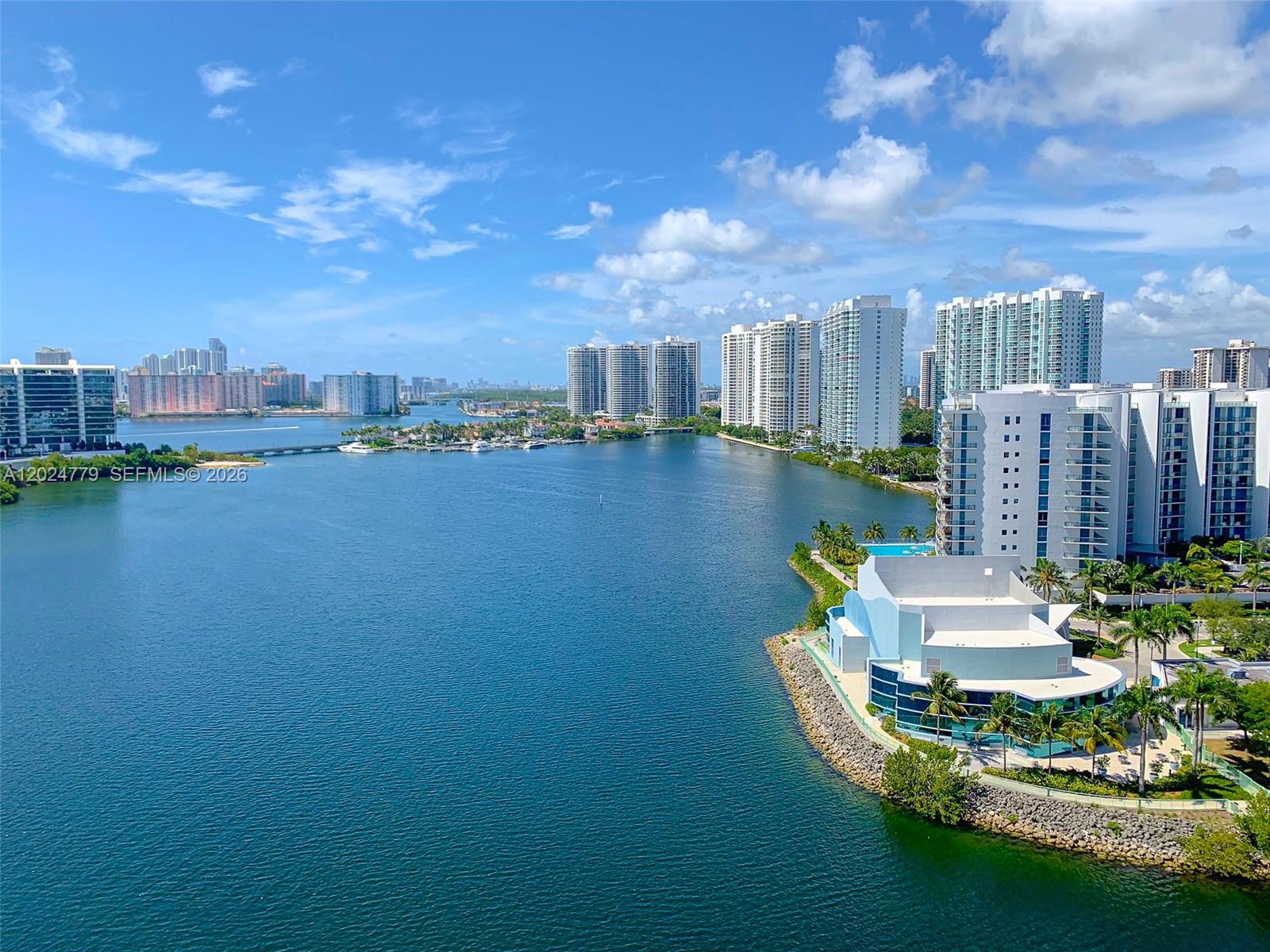 Photo of 3370 Hidden Bay Dr  #1814, Aventura, Florida, 33180 - Powder Room