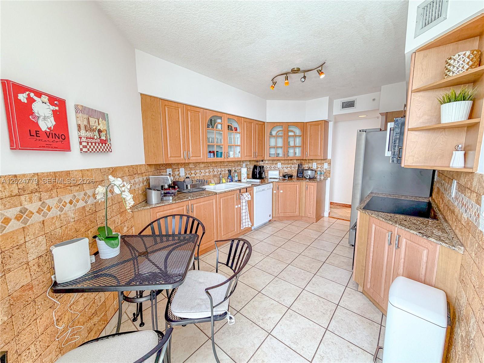 Photo of 3370 Hidden Bay Dr  #1814, Aventura, Florida, 33180 - 