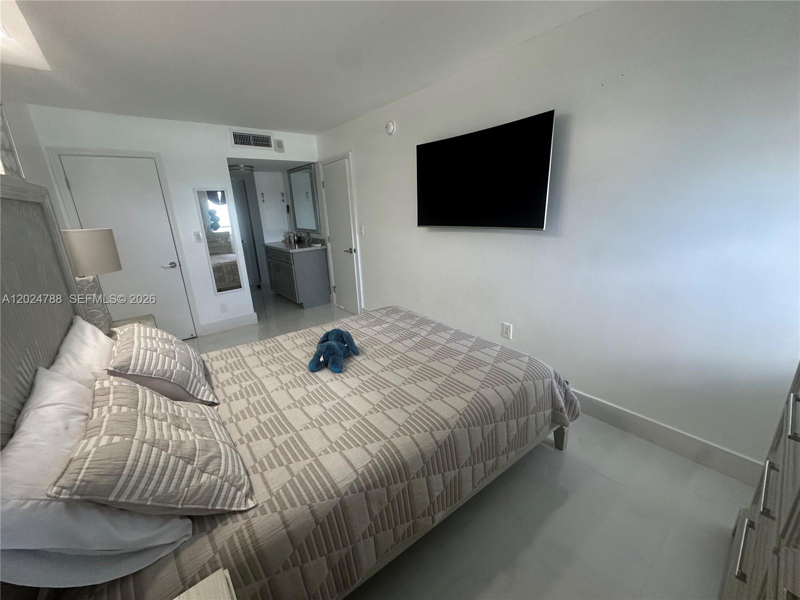 Photo of 2030 Ocean Dr  #916, Hallandale Beach, Florida, 33009 - 