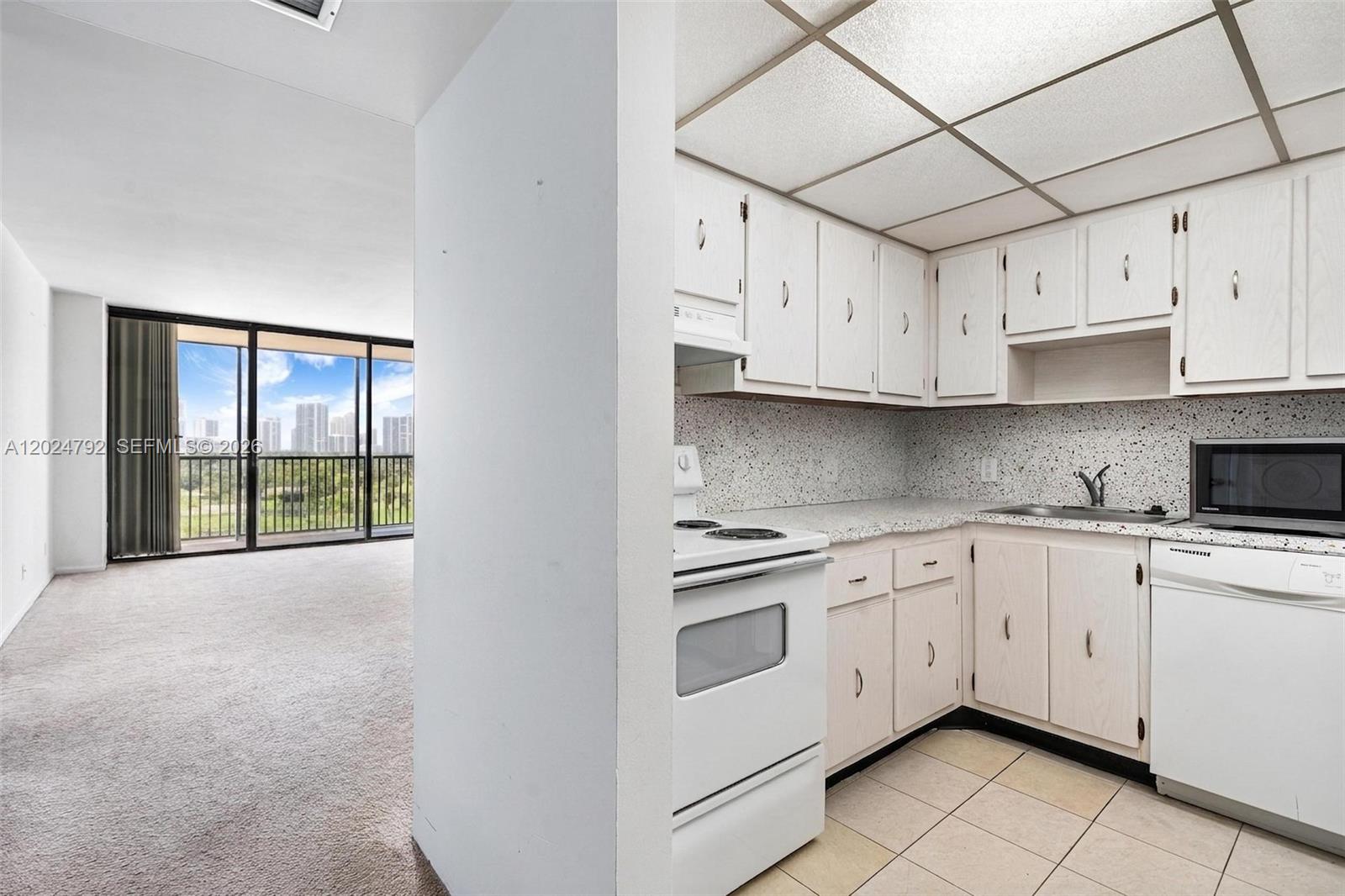Photo of 20301 Country Club Dr  #825, Aventura, Florida, 33180 - 