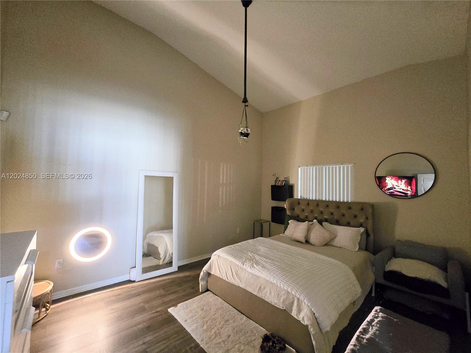 Ver detalles 1236 3 / 2 1380 sq. ft. $ 2026-05-25 0 foto