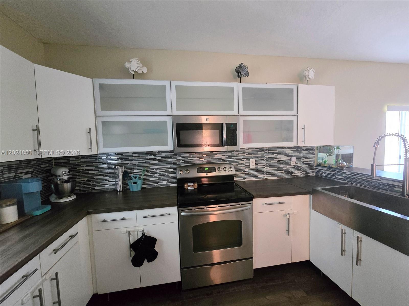 Ver detalles 1236 3 / 2 1380 sq. ft. $ 2026-05-25 0 foto