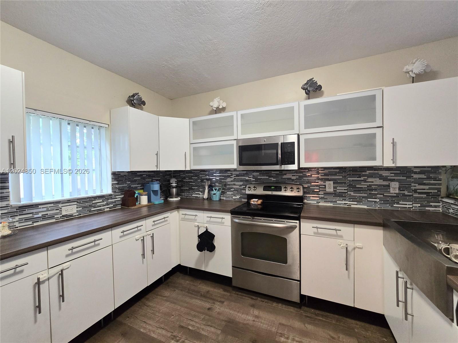 Ver detalles 1236 3 / 2 1380 sq. ft. $ 2026-05-25 0 foto