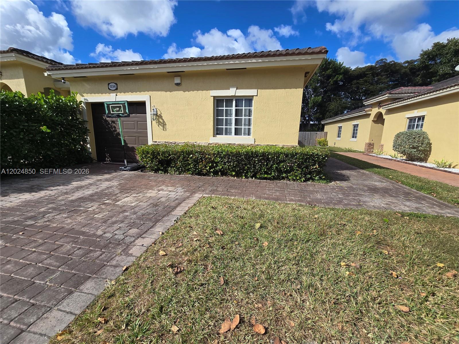 Ver detalles 1236 3 / 2 1380 sq. ft. $ 2026-05-25 0 foto