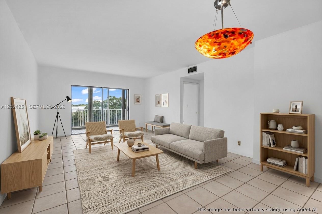 504 1 / 2 844 sq. ft. $ 2026-05-25 0 foto