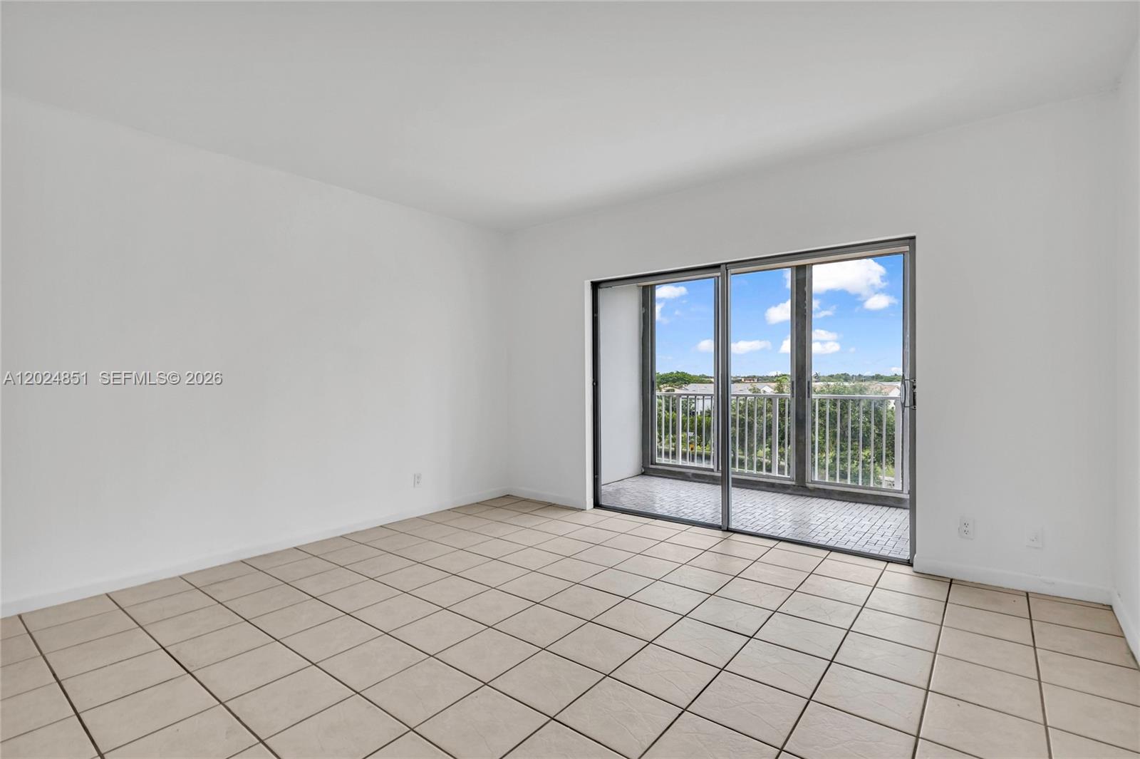 504 1 / 2 844 sq. ft. $ 2026-05-25 0 foto