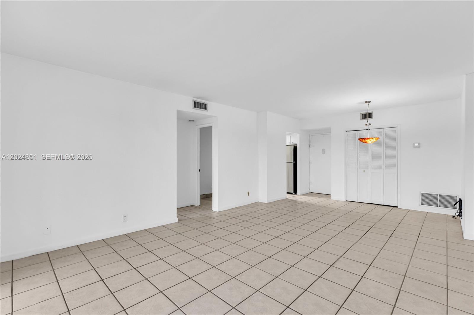 504 1 / 2 844 sq. ft. $ 2026-05-25 0 foto