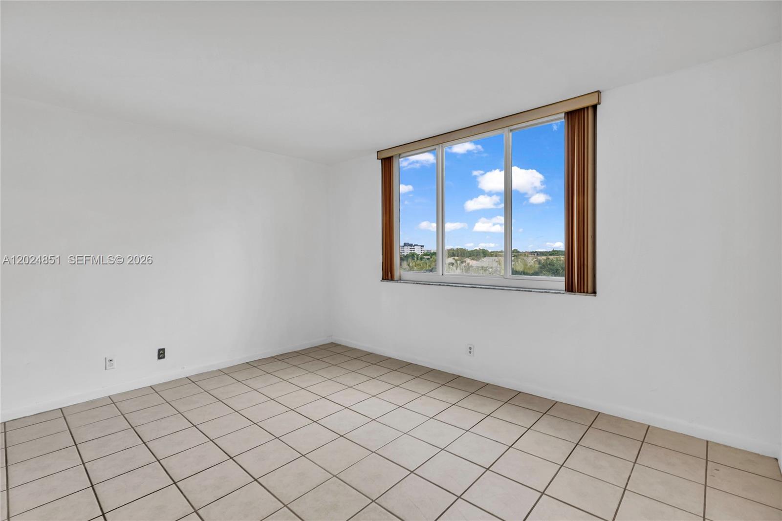 504 1 / 2 844 sq. ft. $ 2026-05-25 0 foto