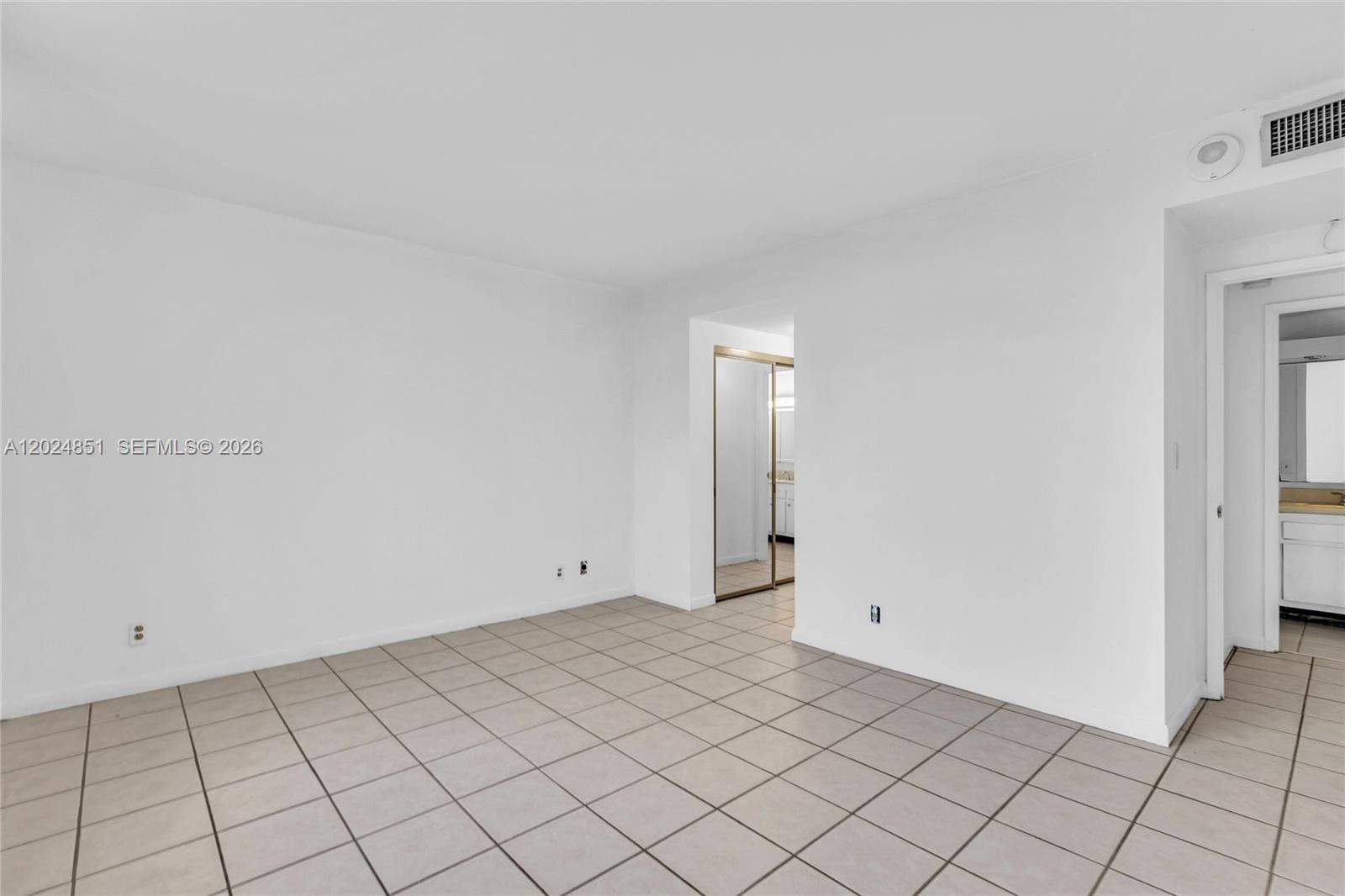 504 1 / 2 844 sq. ft. $ 2026-05-25 0 foto