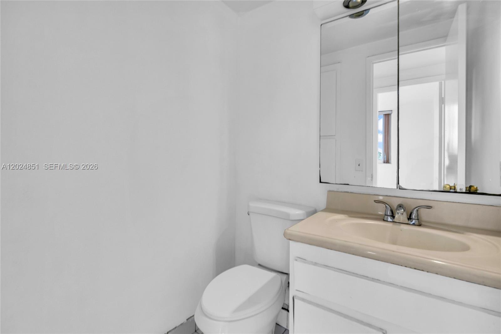 504 1 / 2 844 sq. ft. $ 2026-05-25 0 foto