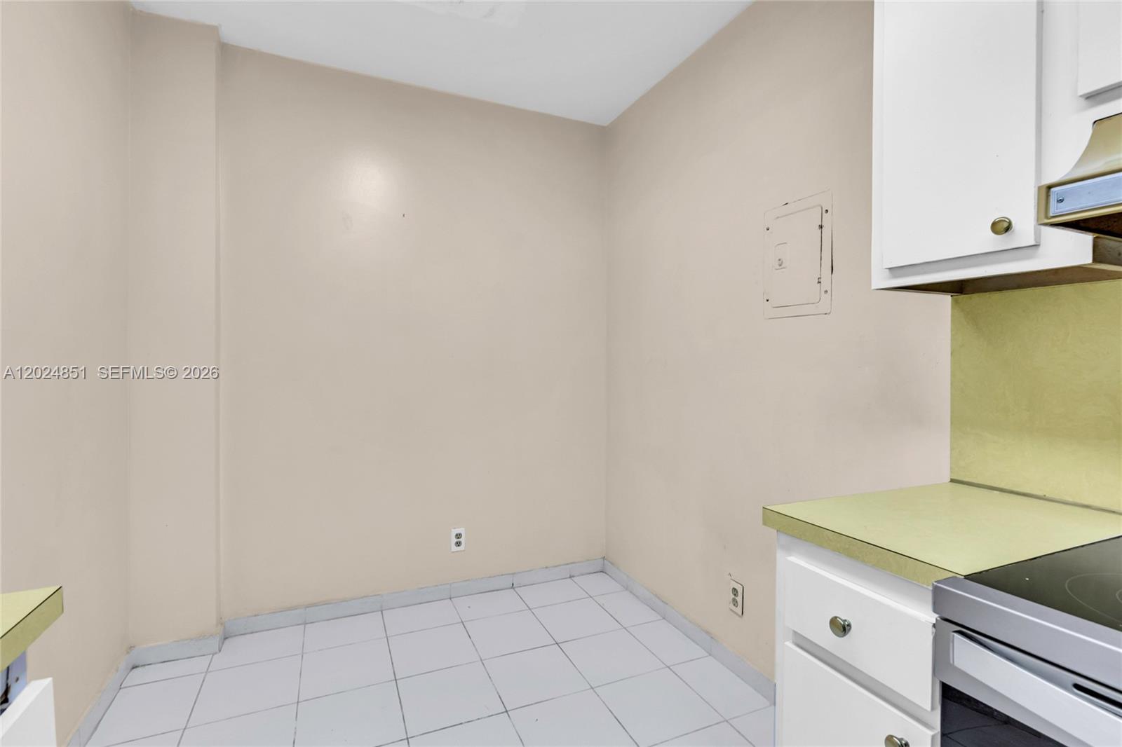 504 1 / 2 844 sq. ft. $ 2026-05-25 0 foto