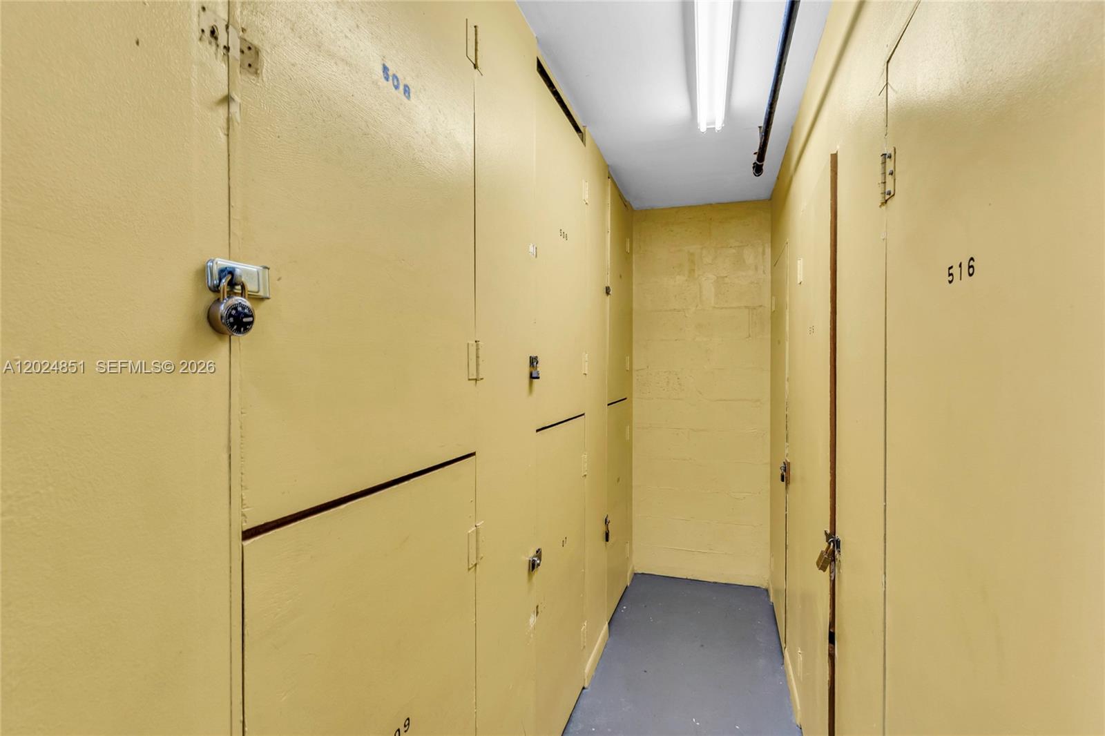 504 1 / 2 844 sq. ft. $ 2026-05-25 0 foto
