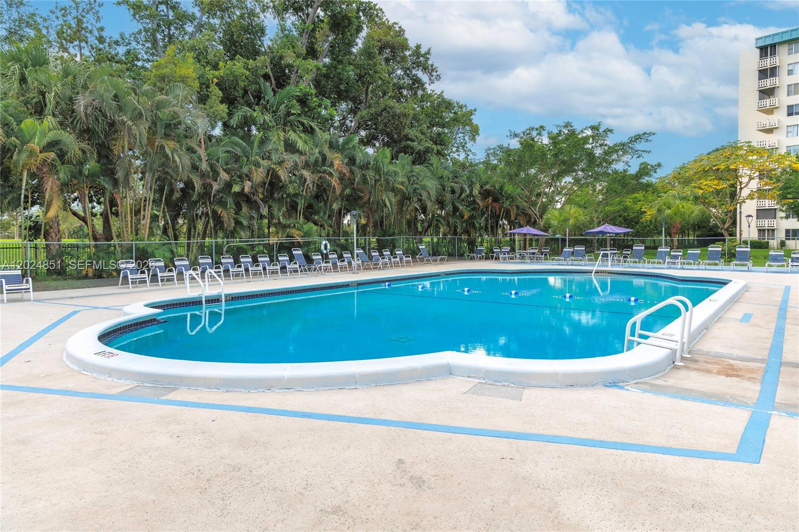 504 1 / 2 844 sq. ft. $ 2026-05-25 0 foto