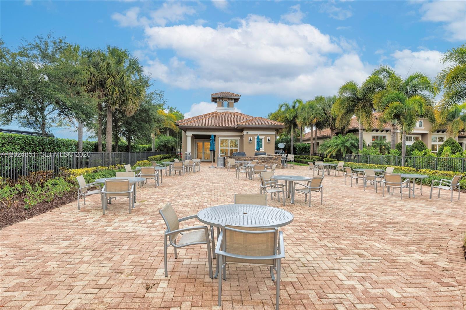 504 1 / 2 844 sq. ft. $ 2026-05-25 0 foto