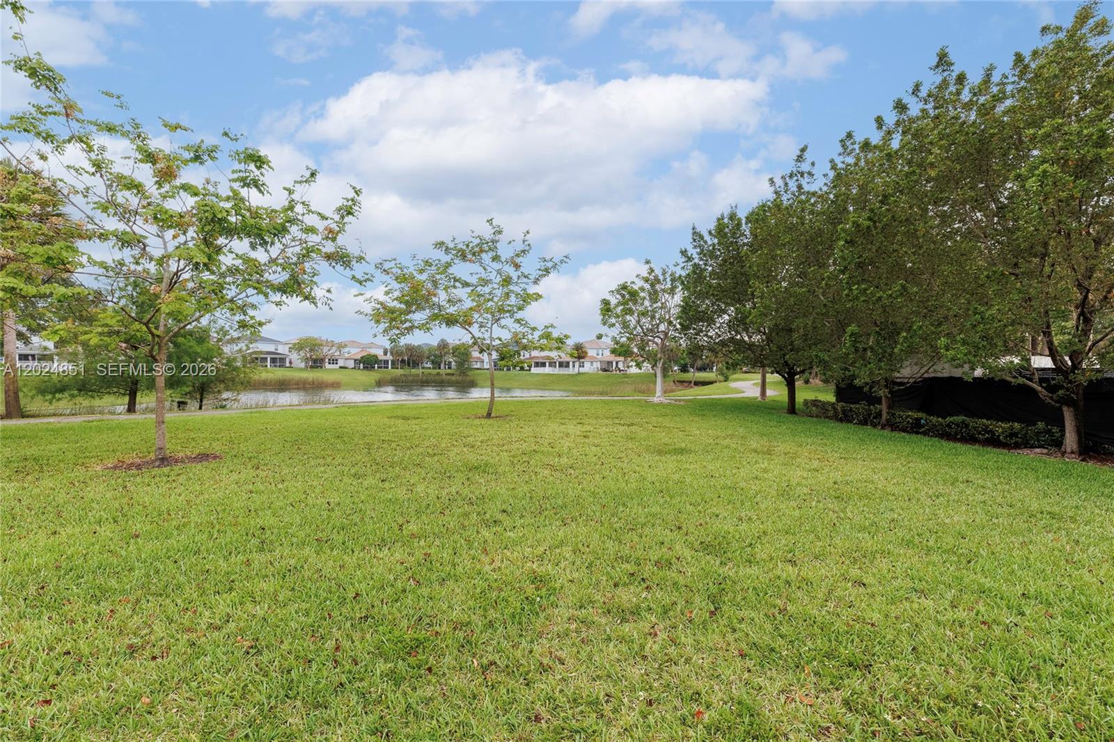 504 1 / 2 844 sq. ft. $ 2026-05-25 0 foto
