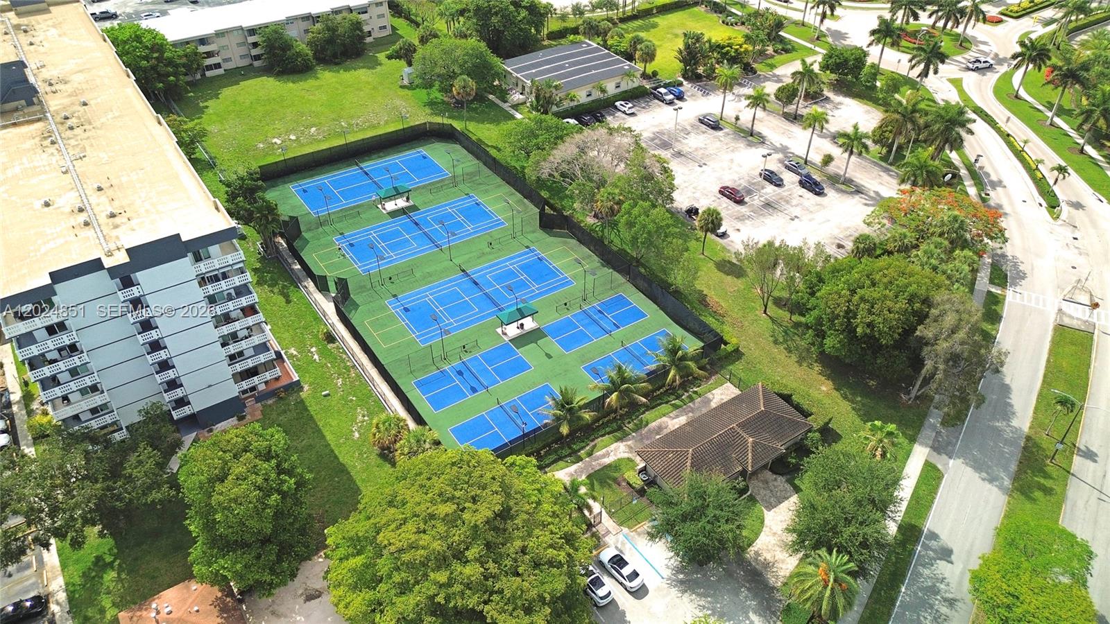 504 1 / 2 844 sq. ft. $ 2026-05-25 0 foto