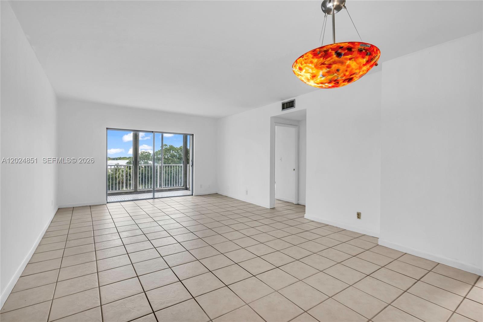 504 1 / 2 844 sq. ft. $ 2026-05-25 0 foto