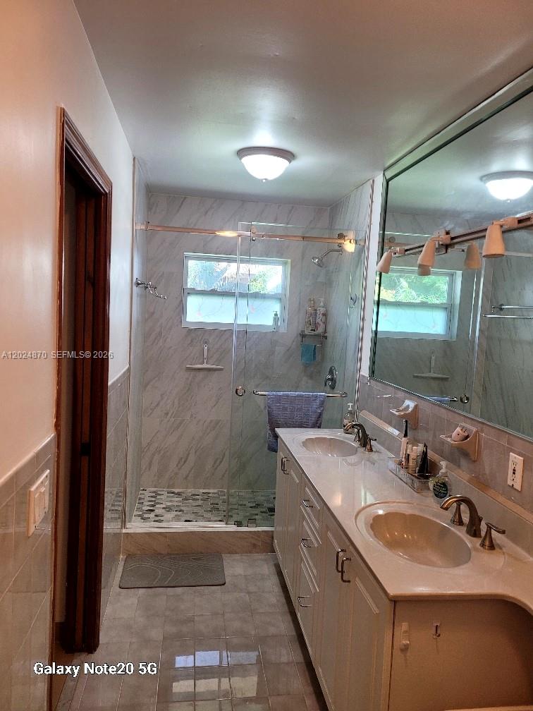 Ver detalles 9114 3 / 2 1858 sq. ft. $ 2026-05-25 0 foto