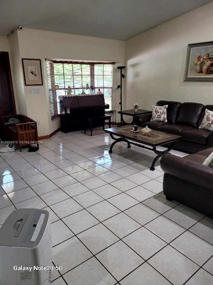 Ver detalles 9114 3 / 2 1858 sq. ft. $ 2026-05-25 0 foto