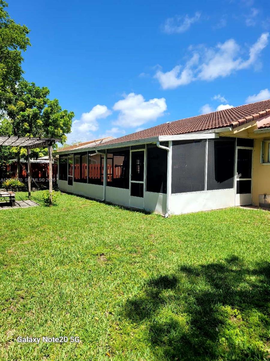 Ver detalles 9114 3 / 2 1858 sq. ft. $ 2026-05-25 0 foto