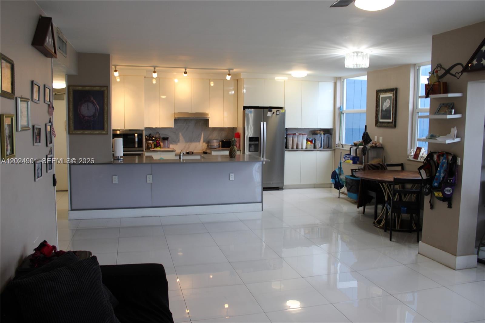 820 2 / 2 1284 sq. ft. $ 2026-05-25 0 foto