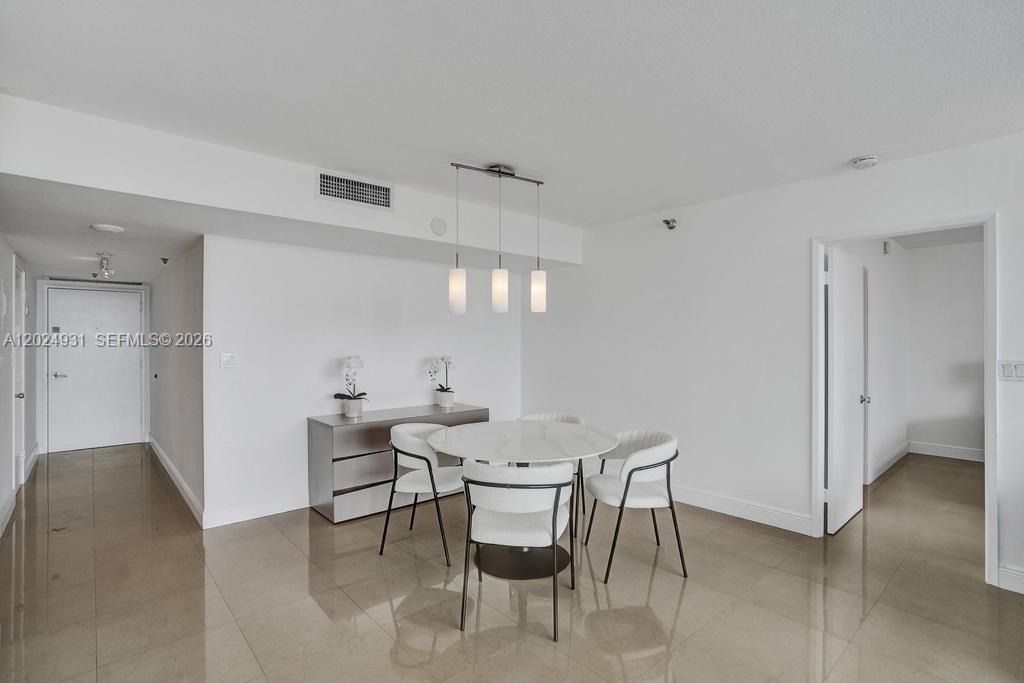 Photo of 20515 Country Club Dr  #1641, Aventura, Florida, 33180 - 