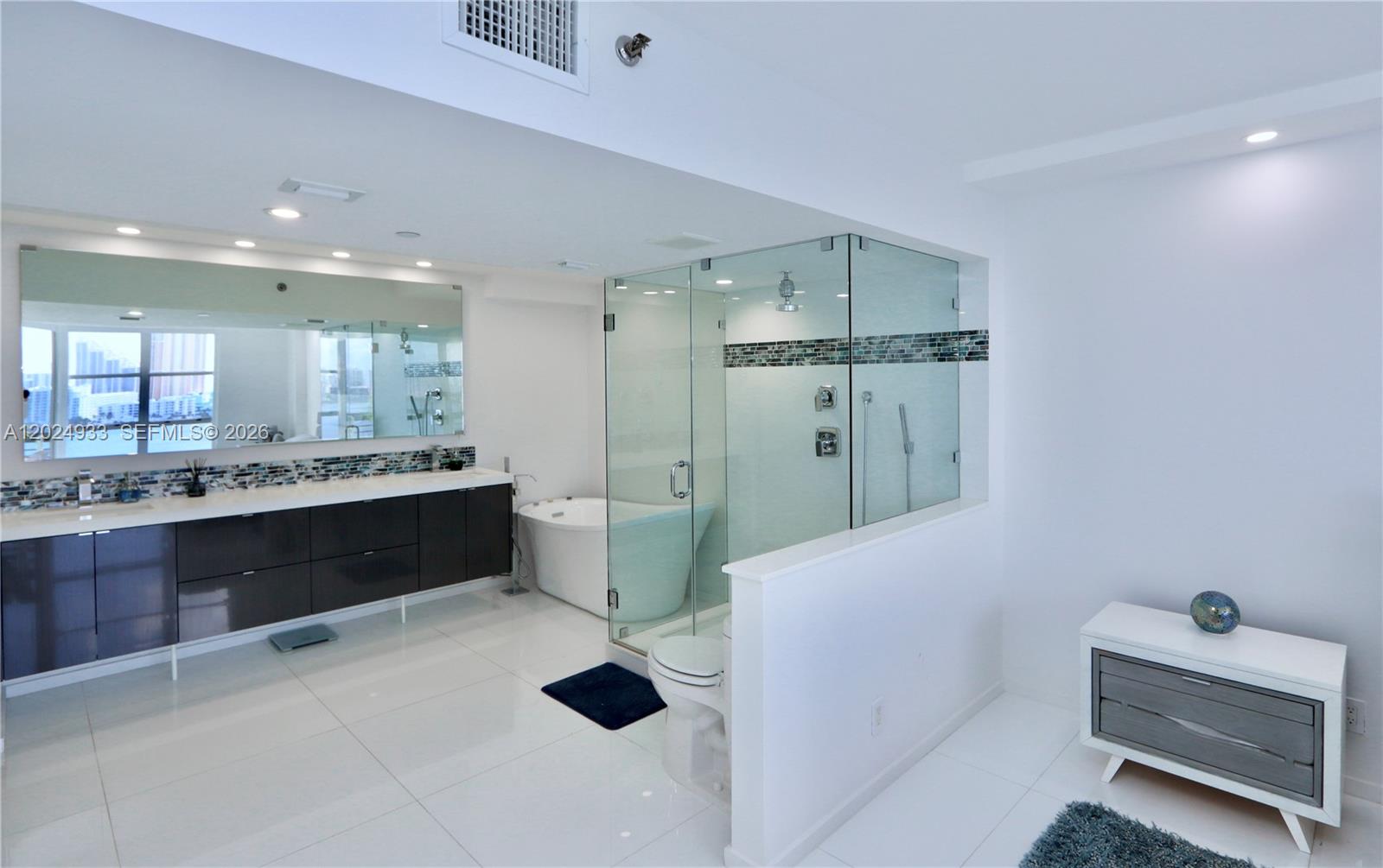 Photo of 3600 Mystic Pointe Dr  #1115, Aventura, Florida, 33180 - 