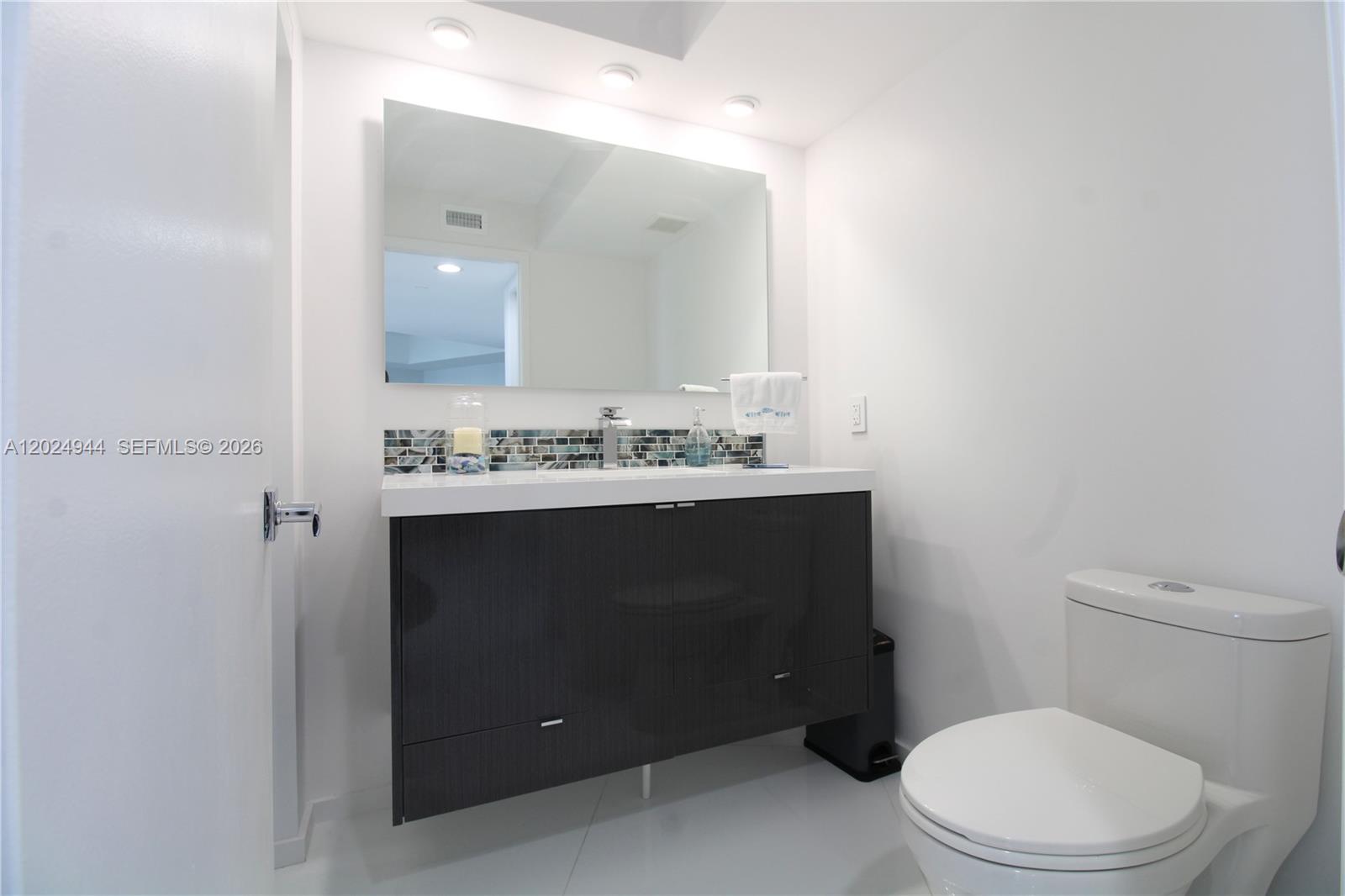 Photo of 3600 Mystic Pointe Dr  #1115, Aventura, Florida, 33180 - 
