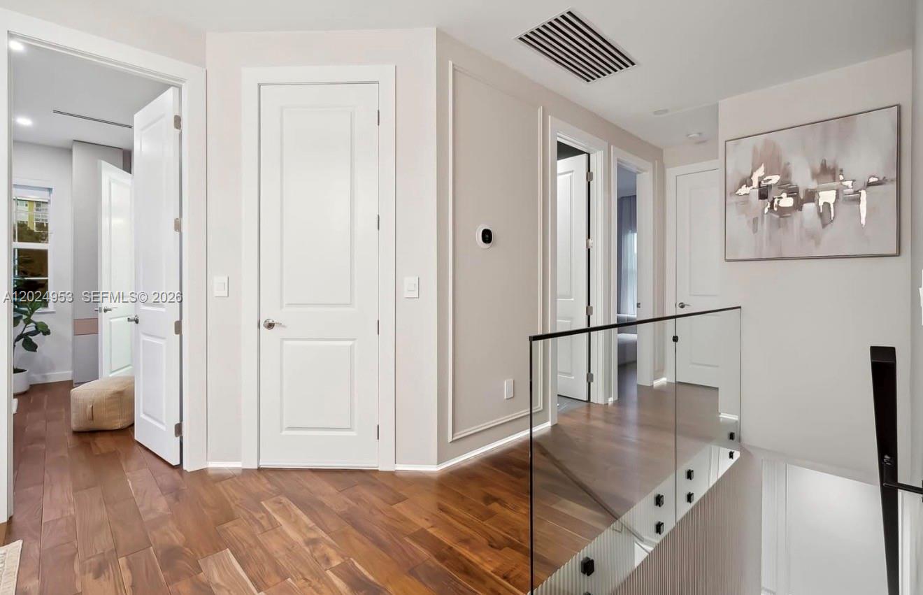  5 / 3 2501 sq. ft. $ 2026-05-26 0 Photo