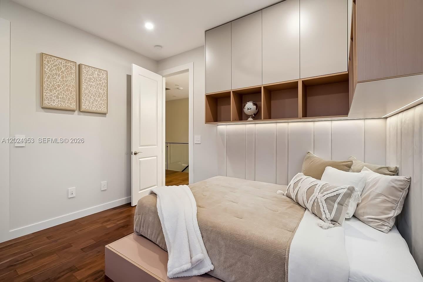  5 / 3 2501 sq. ft. $ 2026-05-26 0 Photo