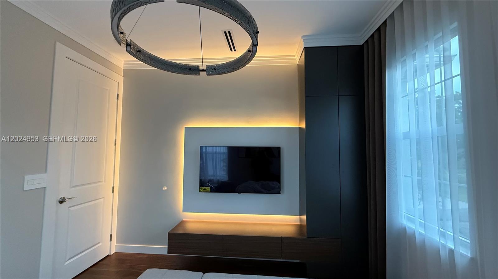  5 / 3 2501 sq. ft. $ 2026-05-26 0 Photo