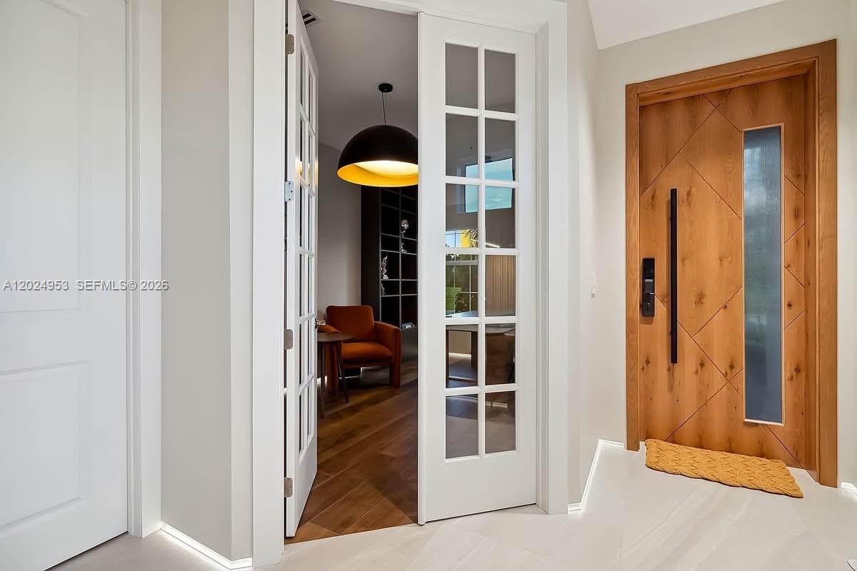  5 / 3 2501 sq. ft. $ 2026-05-26 0 Photo